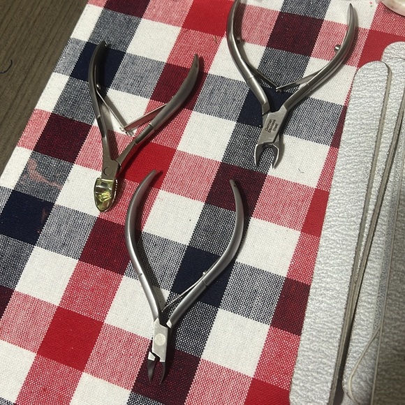 Assorted nail tools - Picture 4 of 5